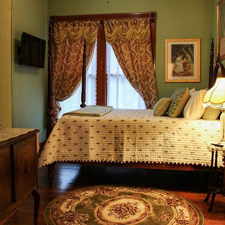 Woodbine Inn And Restaurant Madisonville Екстериор снимка