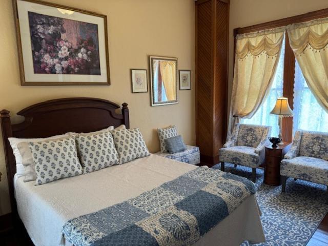 Woodbine Inn And Restaurant Madisonville Екстериор снимка
