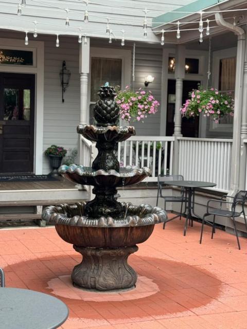 Woodbine Inn And Restaurant Madisonville Екстериор снимка