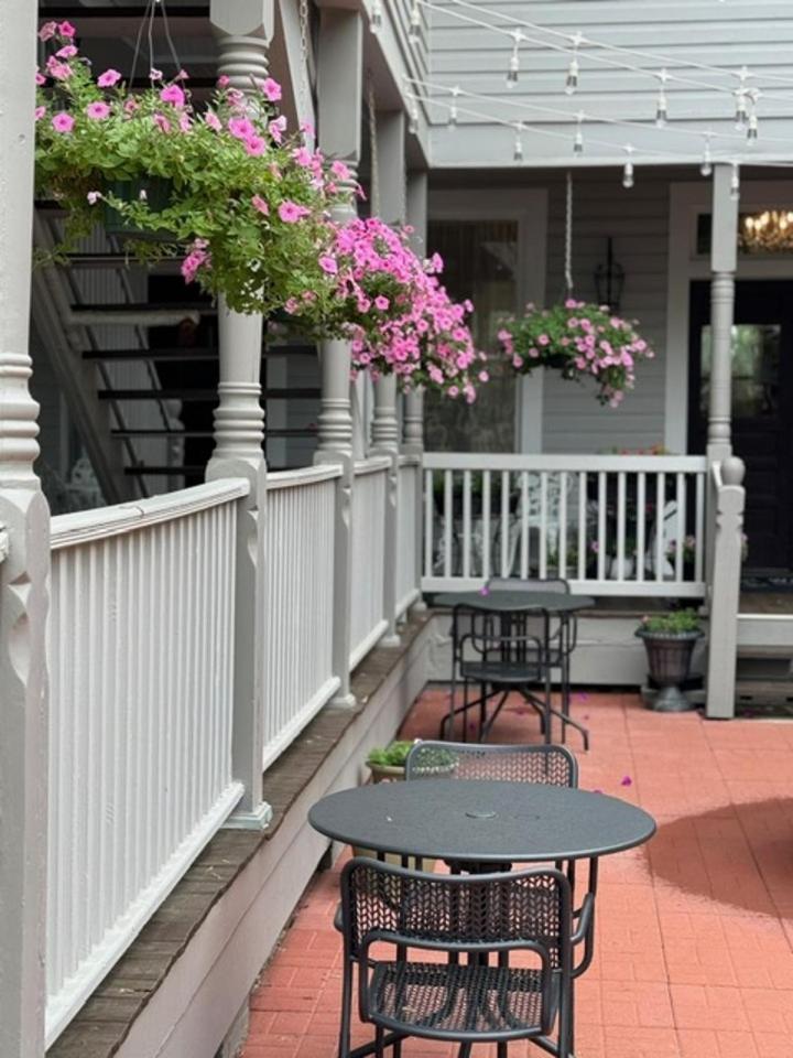 Woodbine Inn And Restaurant Madisonville Екстериор снимка